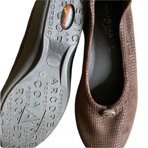 Arcopedico brown slip on shoes. Great condition!  Size 40/9